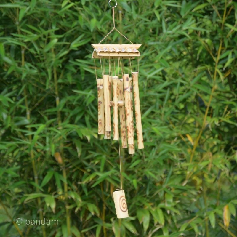 Campana de bambu templo budista