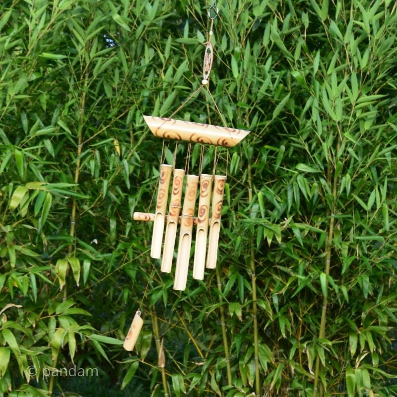 Campana de viento de bambù con mariposa 2