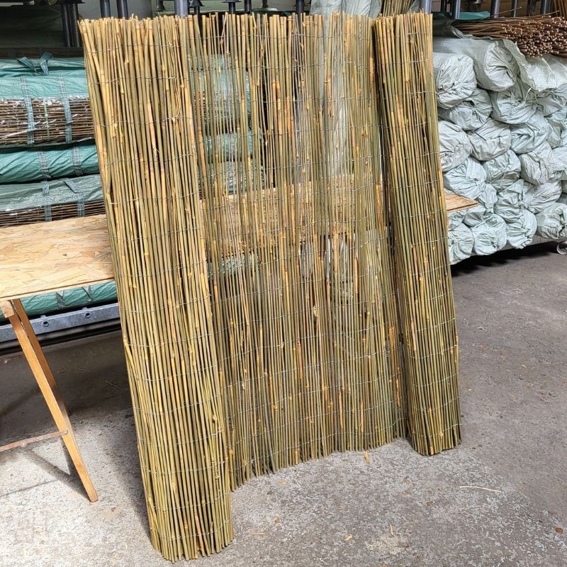 Rollo de cañizo de bambú entero