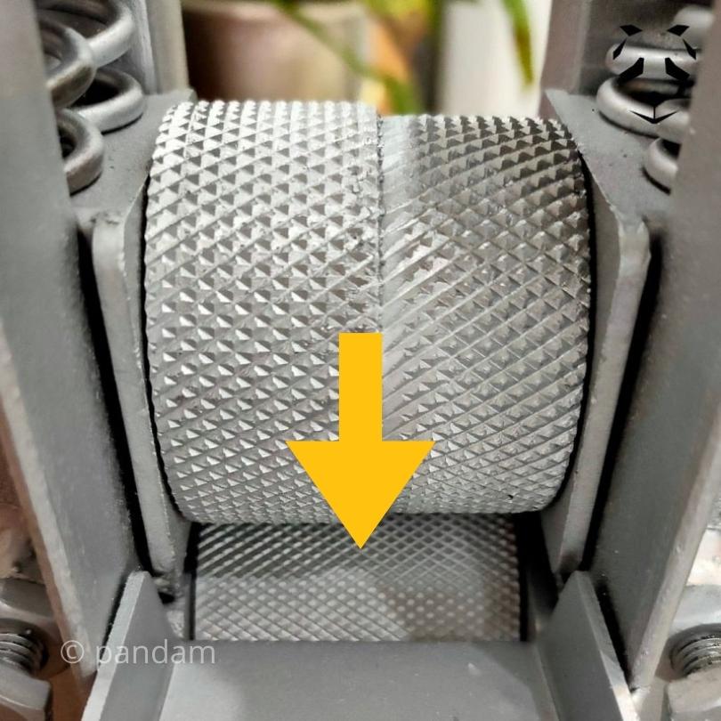 Máquina para refinar listones de bambú o mimbre (para cestería)