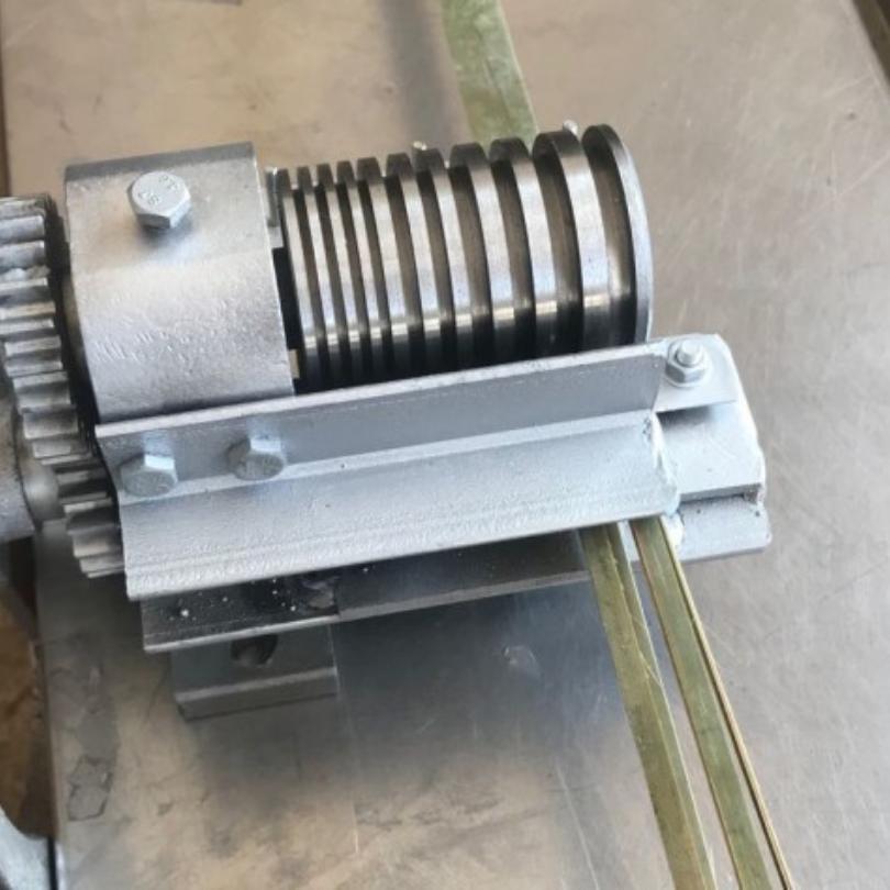 Máquina para dividir la anchura de las tiras de bambú