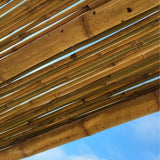 Pérgola de bambú inclinada – Pérgola natural para jardín